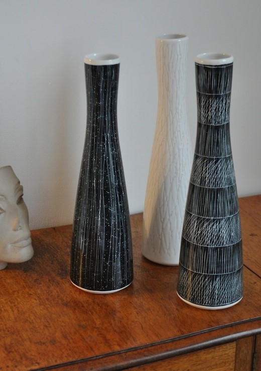https://www.ryepottery.co.uk/wp-content/uploads/2015/02/1-Mid-Century-Modern-V11-vase-Large_0001_72.jpg