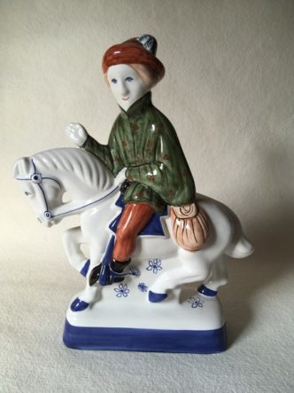 Rye Pottery Hand made and painted figures from Chaucer Canterbury Tales The Canon's Yeoman1